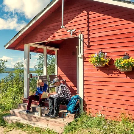 Kilpisjaerven Retkeilykeskus * Kilpisjärvi
